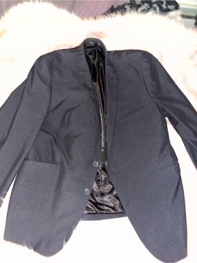 Kenneth Cole Men's Navy Blue Blazer - Classic Two-Button Style. Worn once